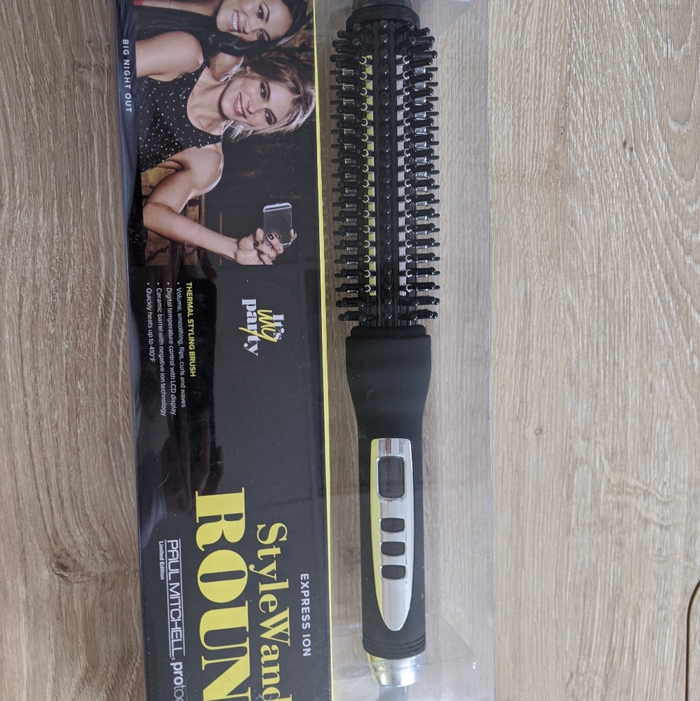 Paul Mitchell NWT Round Style Wand
